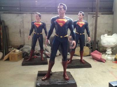 广州厂家直销雕塑超人影视道具玻璃钢卡通室外游乐园装饰展览大型摆件